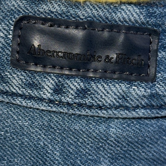 Abercrombie & Fitch Button-fly Cut Off denim Shorts - Picture 6 of 10